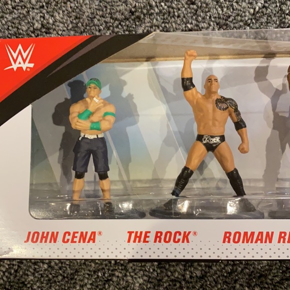 WWF mini figures - Picture 2 of 3